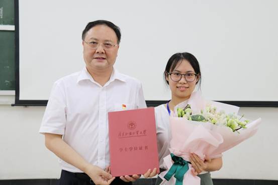 董事长颁奖(2)